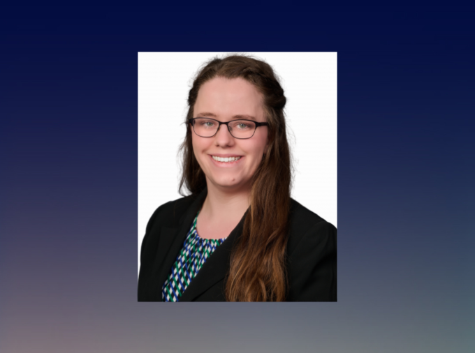 Ruth Willet Headshot